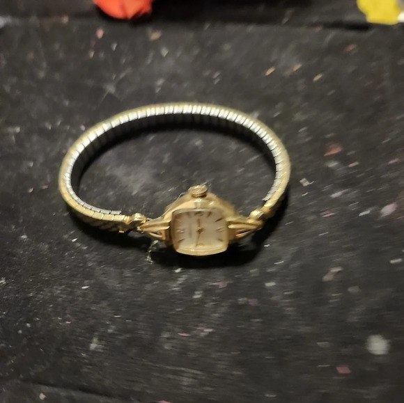 Vintage 50s or 60 Caravelle ladies watch - Picture 6 of 7